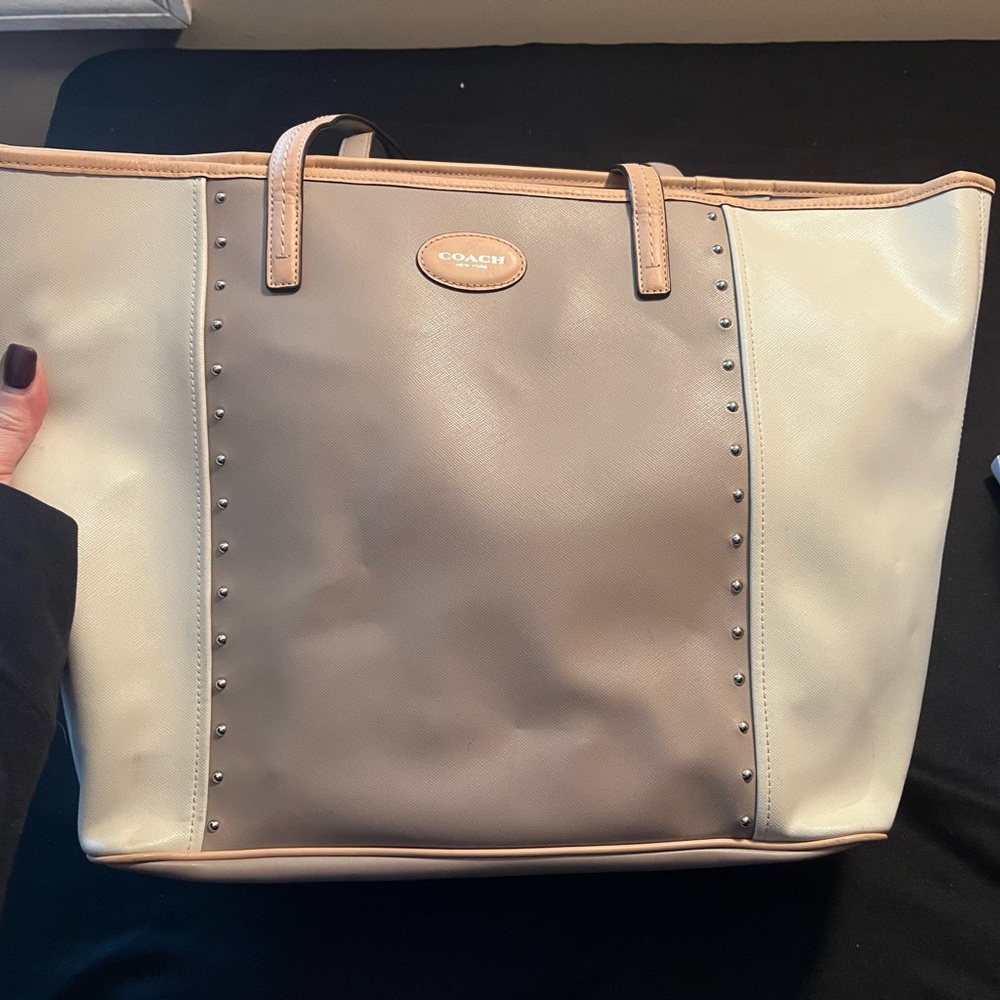 Coach large tote. Great color in excellent condition